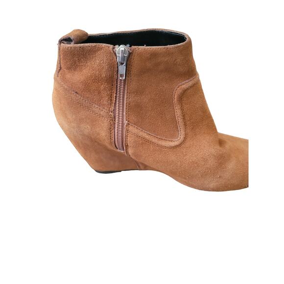 Women's size 10 M Dolce Vita Tan Suede Boot Side Zipper - Picture 2 of 10